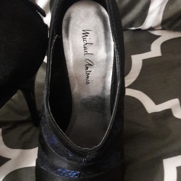 Shoes - Picture 2 of 4